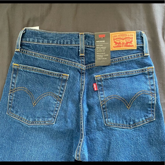Levi’s Wedgie Jeans - Picture 8 of 8